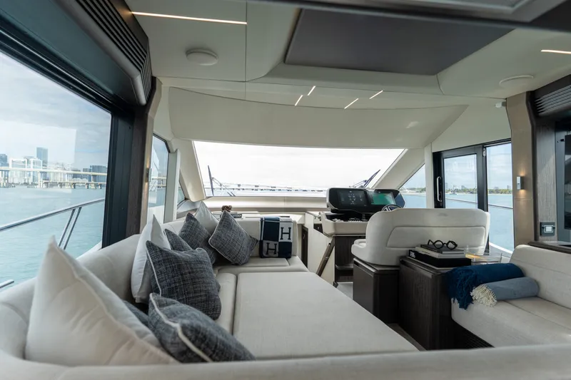 Slide: The Image of Galeon 560 FLY 2025 - 6000507