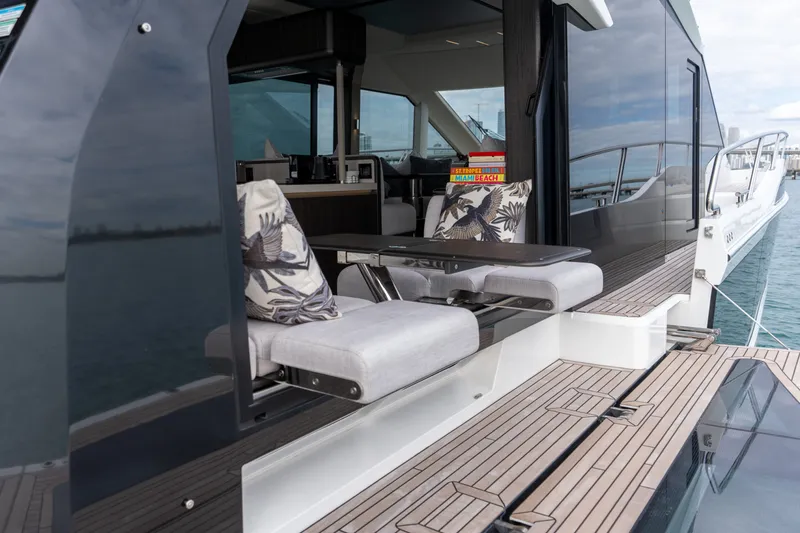 Slide: The Image of Galeon 560 FLY 2025 - 6000535