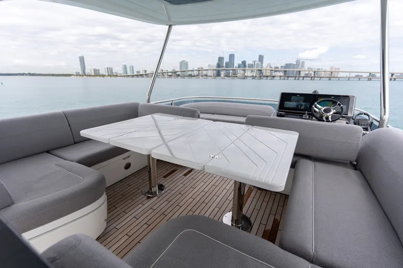 Slide: The Image of Galeon 560 FLY 2025 - 6000549