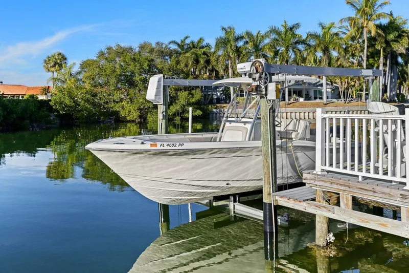 Slide: The Image of Scout 245 XSF 2011 - 5899672