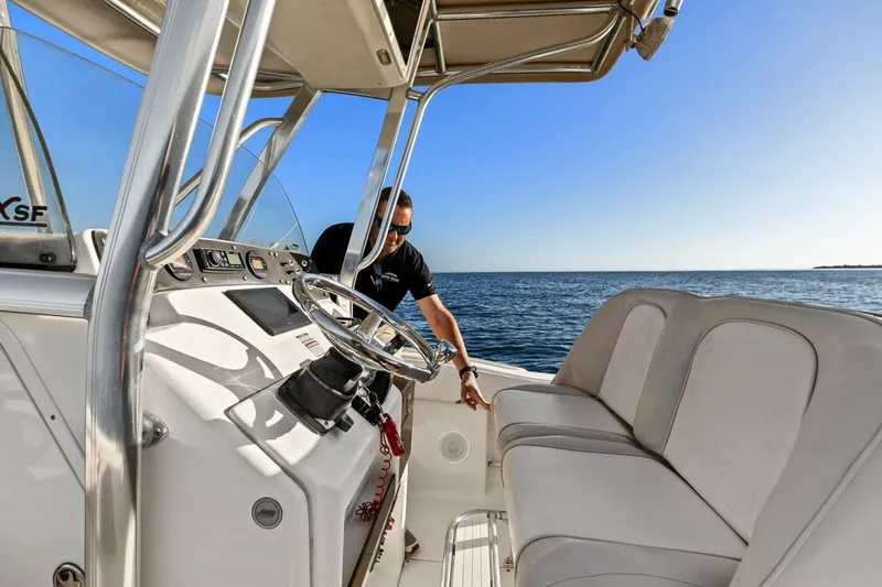 Slide: The Image of Scout 245 XSF 2011 - 5899677