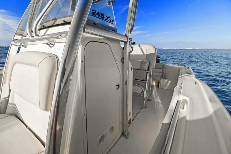 Slide: The Image of Scout 245 XSF 2011 - 5899690