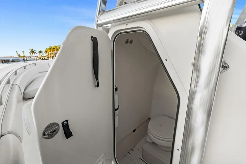 Slide: The Image of Scout 245 XSF 2011 - 5899691