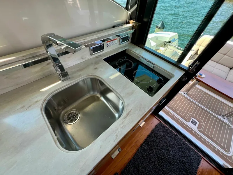 Slide: The Image of Tiara 39 Coupe 2016 - 5900162