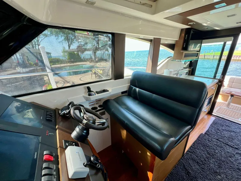 Slide: The Image of Tiara 39 Coupe 2016 - 5900168