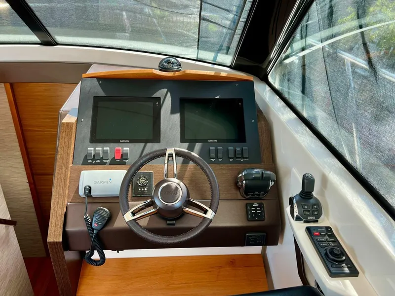 Slide: The Image of Tiara 39 Coupe 2016 - 5900164