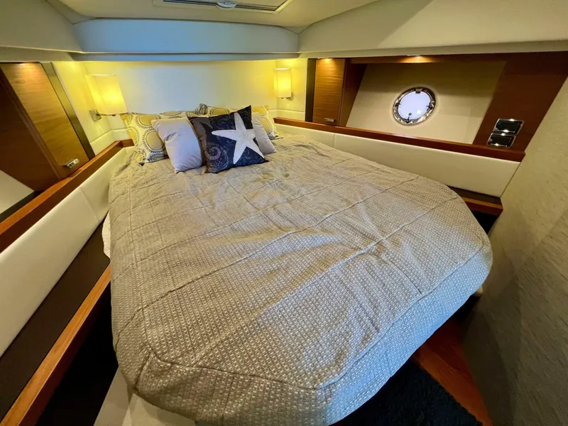 Slide: The Image of Tiara 39 Coupe 2016 - 5900152