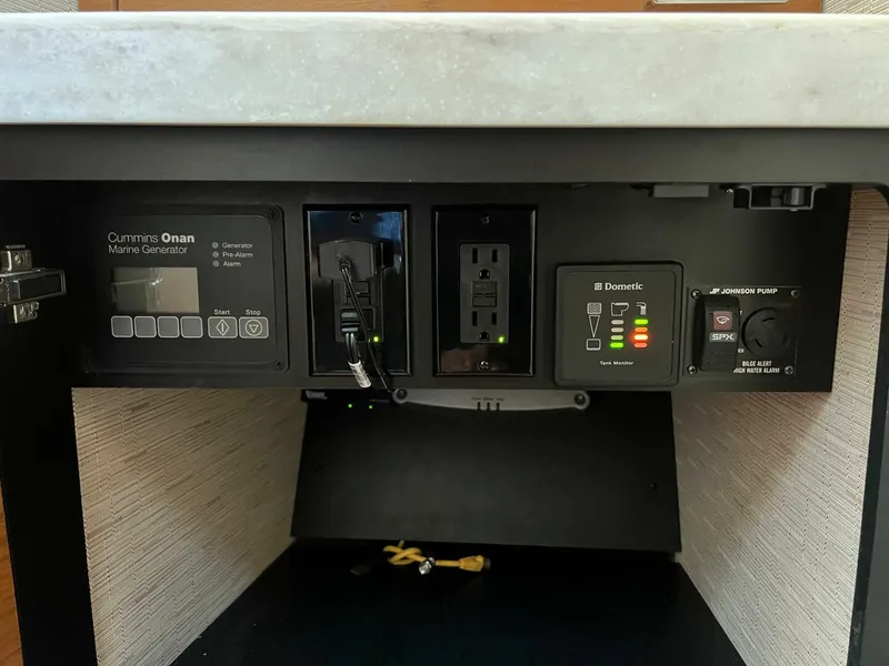 Slide: The Image of Tiara 39 Coupe 2016 - 5900154