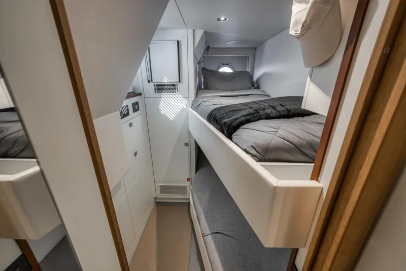 Slide: The Image of Sunseeker 88 Yacht 2026 - 5910437