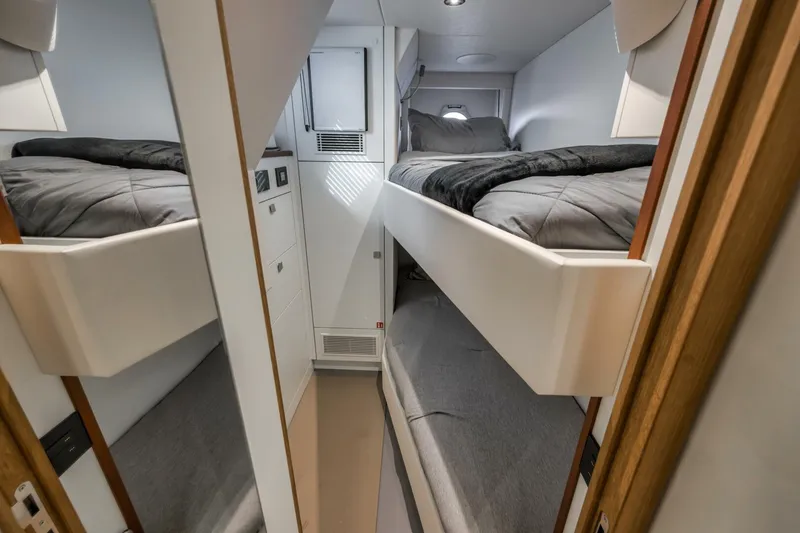 Slide: The Image of Sunseeker 88 Yacht 2026 - 5910434