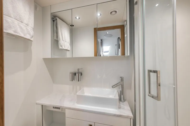 Slide: The Image of Sunseeker 88 Yacht 2026 - 5910433