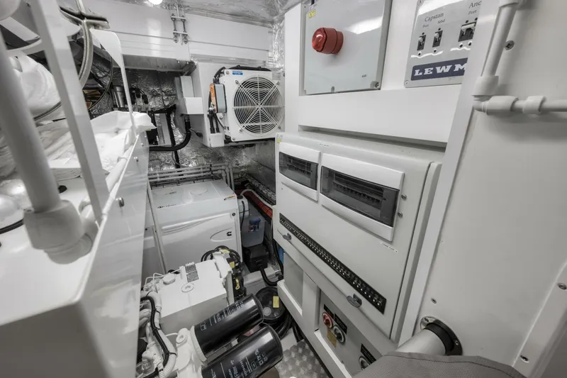 Slide: The Image of Sunseeker 88 Yacht 2026 - 5910482