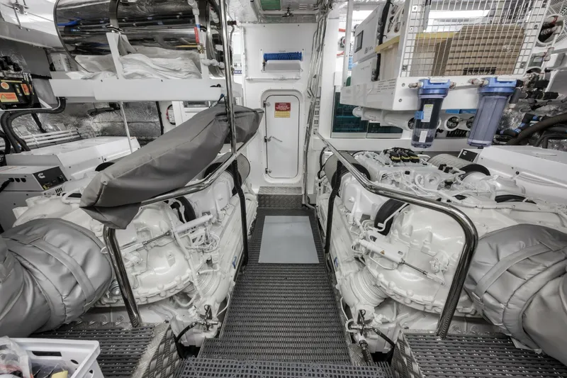 Slide: The Image of Sunseeker 88 Yacht 2026 - 5910485