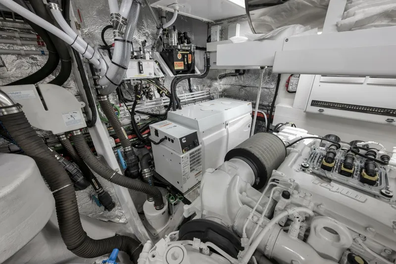 Slide: The Image of Sunseeker 88 Yacht 2026 - 5910492