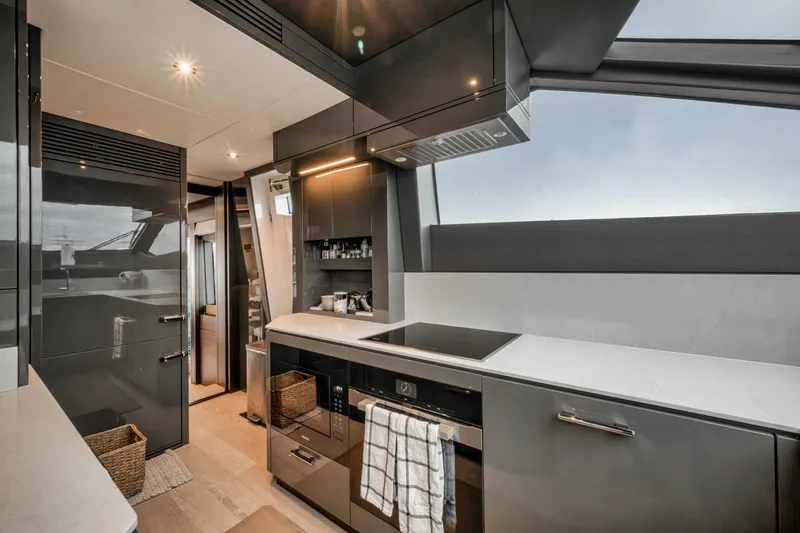 Slide: The Image of Sunseeker 88 Yacht 2026 - 5910578