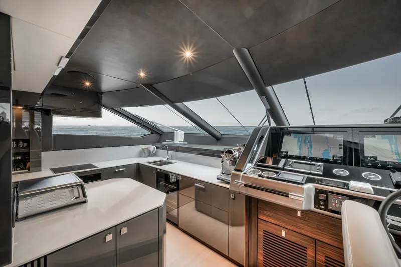 Slide: The Image of Sunseeker 88 Yacht 2026 - 5910581