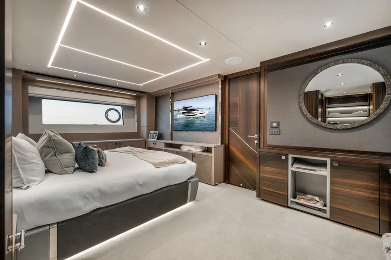 Slide: The Image of Sunseeker 88 Yacht 2026 - 5910532