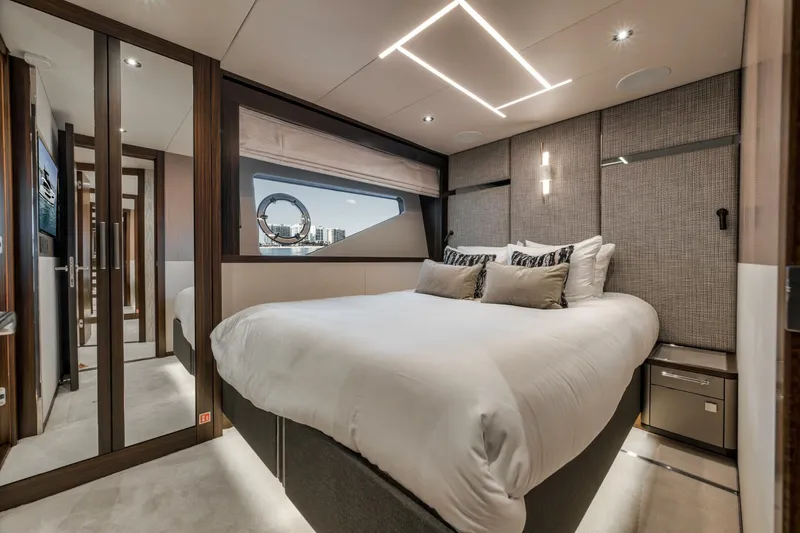 Slide: The Image of Sunseeker 88 Yacht 2026 - 5910558