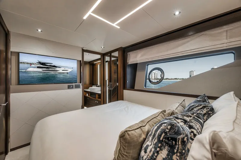 Slide: The Image of Sunseeker 88 Yacht 2026 - 5910557