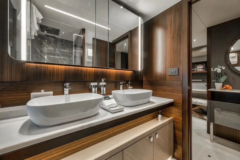 Slide: The Image of Sunseeker 88 Yacht 2026 - 5910572