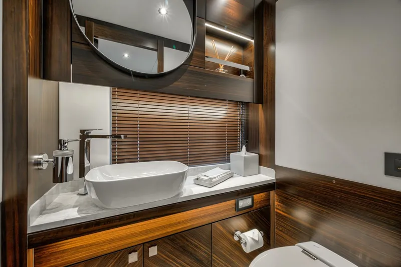 Slide: The Image of Sunseeker 88 Yacht 2026 - 5910522