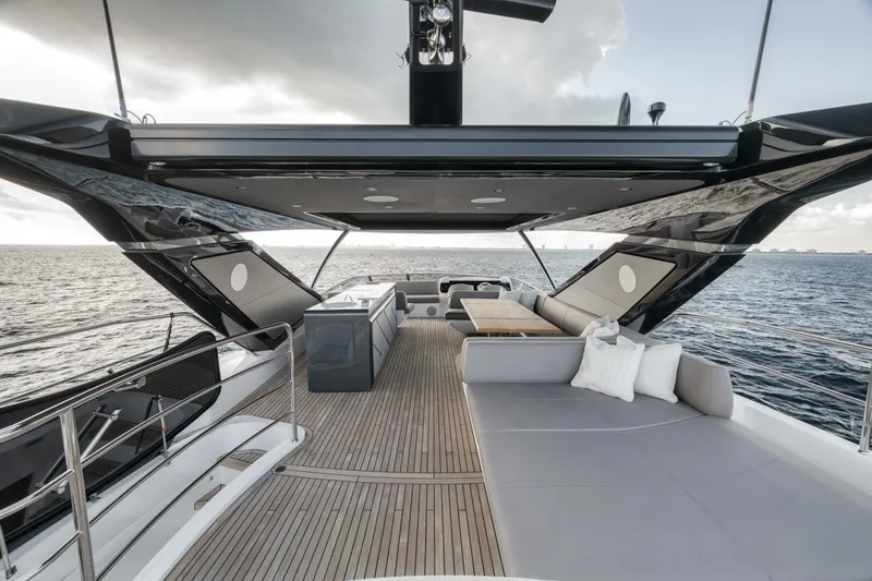 Slide: The Image of Sunseeker 88 Yacht 2026 - 5910417