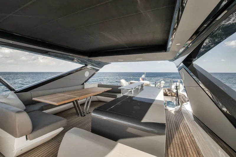 Slide: The Image of Sunseeker 88 Yacht 2026 - 5910426
