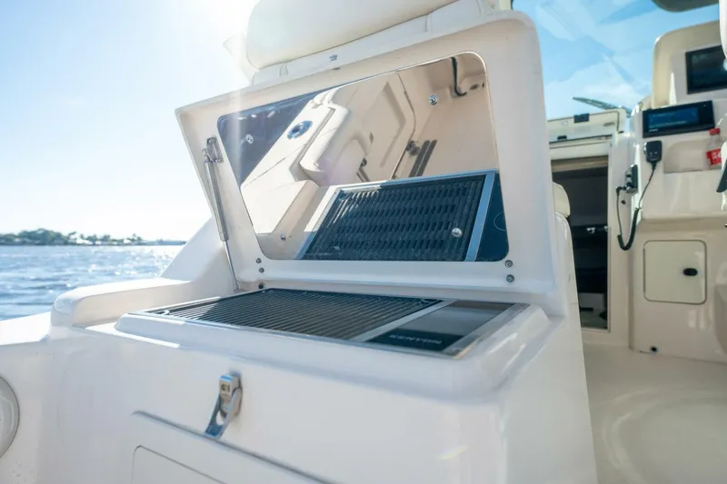 Slide: The Image of Grady-White Express 330 2018 - 5900601