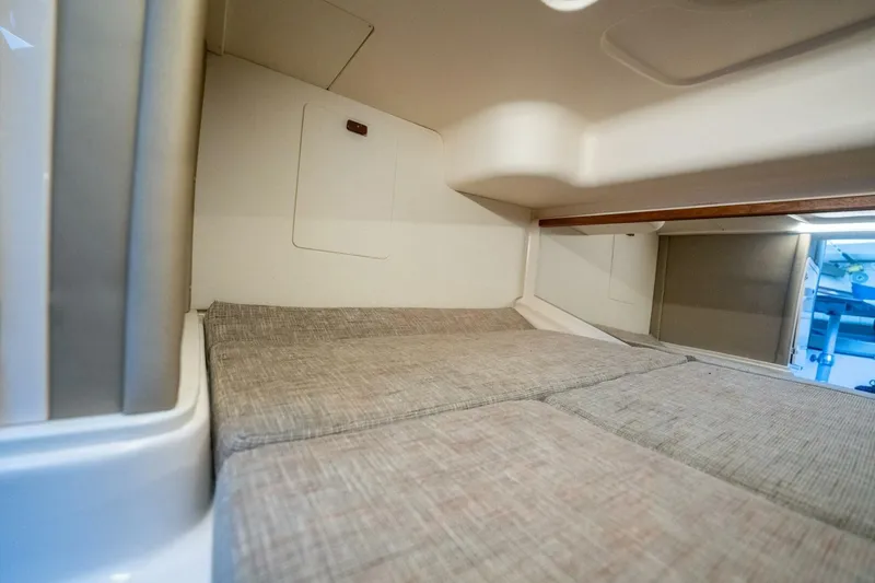 Slide: The Image of Grady-White Express 330 2018 - 5900605