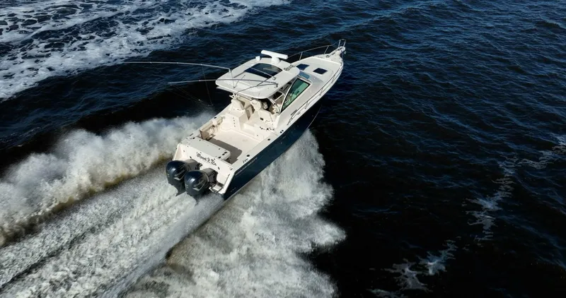 Slide: The Image of Grady-White Express 330 2018 - 5900589