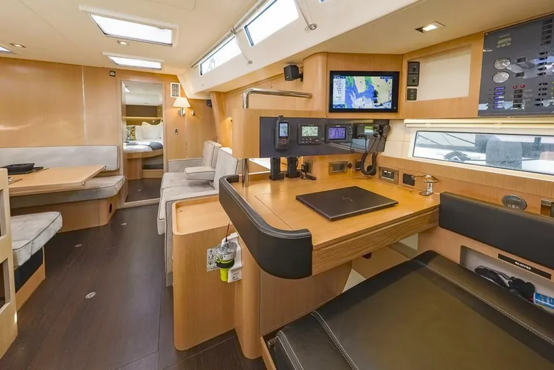 Slide: The Image of Amel 55 2018 - 5901113