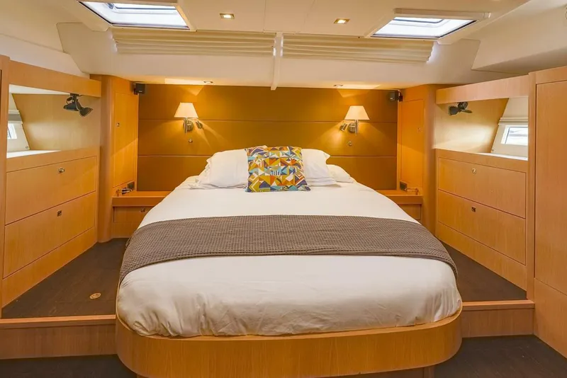 Slide: The Image of Amel 55 2018 - 5901121