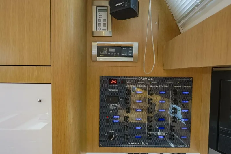 Slide: The Image of Amel 55 2018 - 5901127