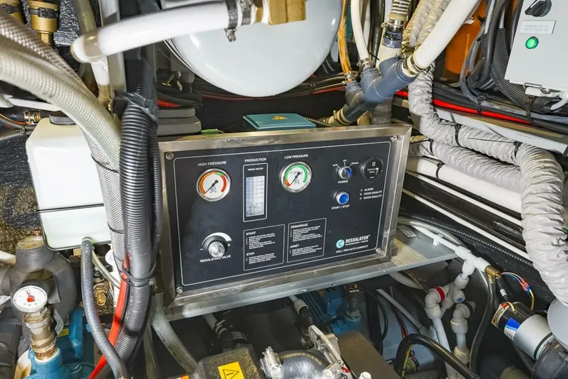 Slide: The Image of Amel 55 2018 - 5901130