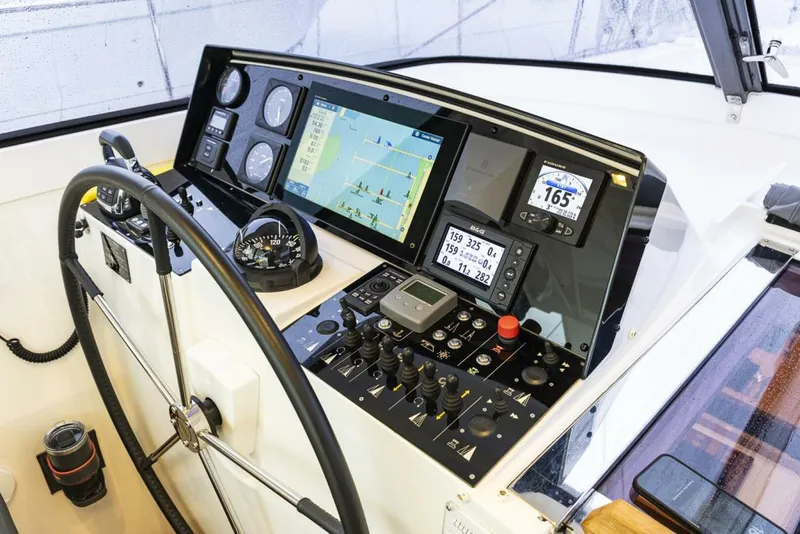 Slide: The Image of Amel 55 2018 - 5901153