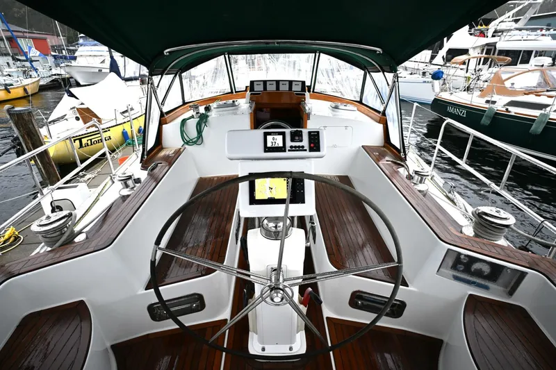 Slide: The Image of Waterline Yachts Inc 55 2003 - 5902643