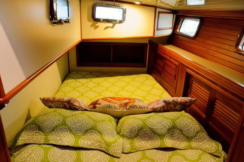 Slide: The Image of Waterline Yachts Inc 55 2003 - 5902453