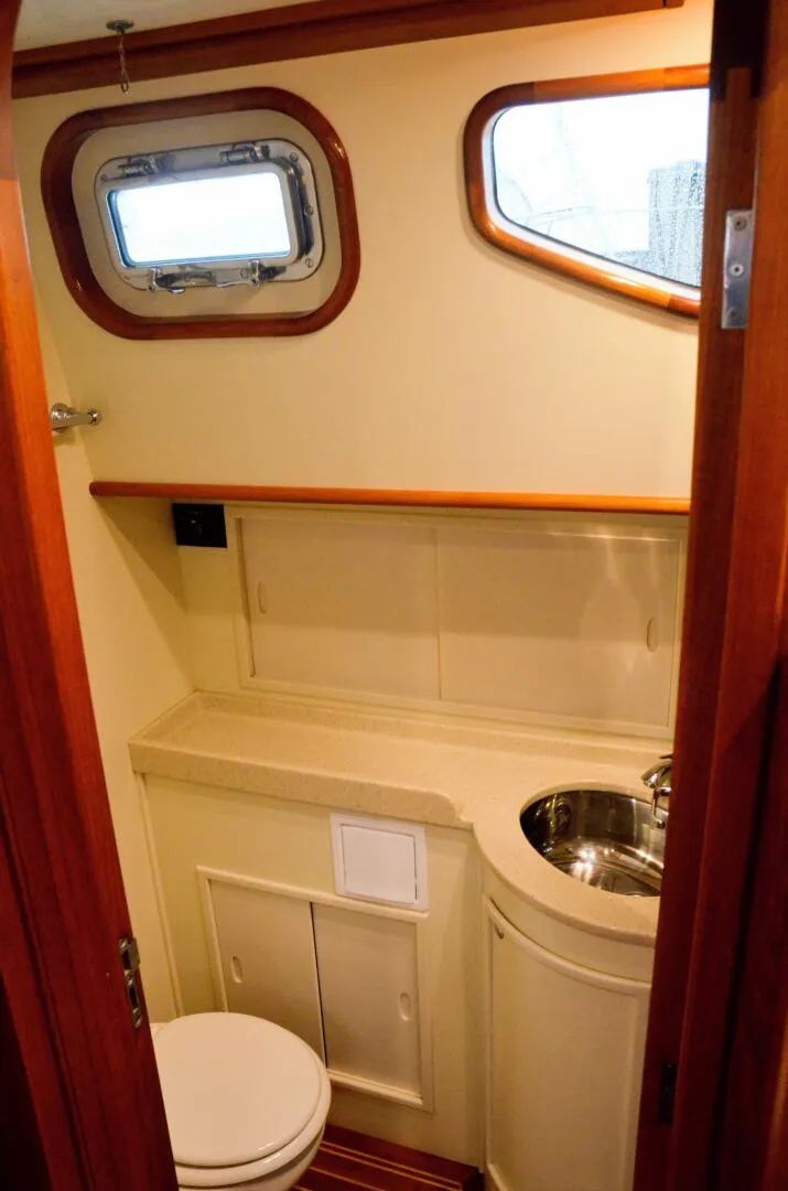 Slide: The Image of Waterline Yachts Inc 55 2003 - 5902451