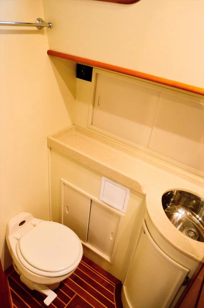 Slide: The Image of Waterline Yachts Inc 55 2003 - 5902450