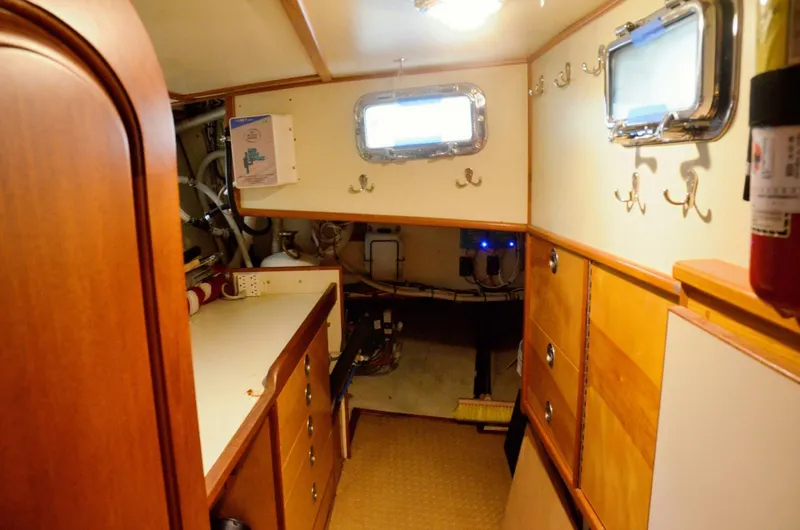 Slide: The Image of Waterline Yachts Inc 55 2003 - 5902419