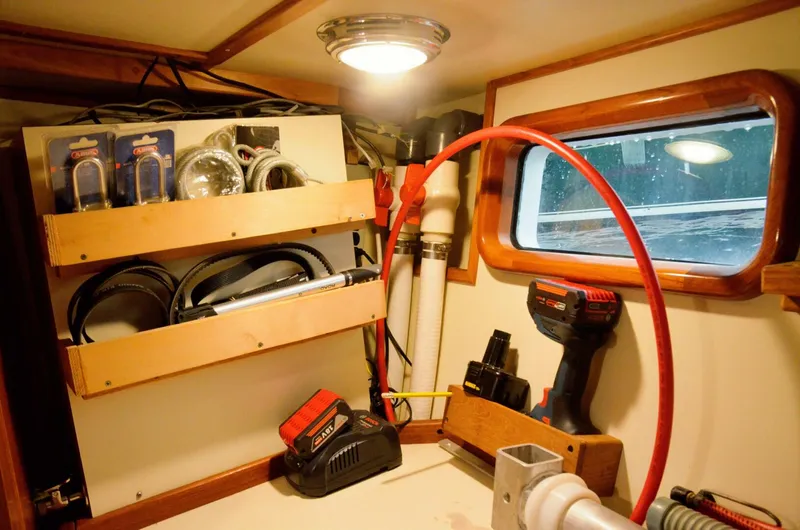 Slide: The Image of Waterline Yachts Inc 55 2003 - 5902421