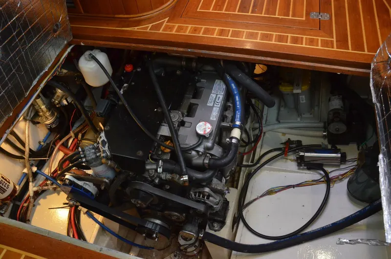 Slide: The Image of Waterline Yachts Inc 55 2003 - 5902454