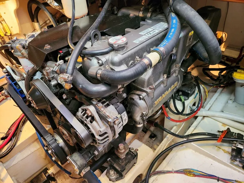 Slide: The Image of Waterline Yachts Inc 55 2003 - 5902498