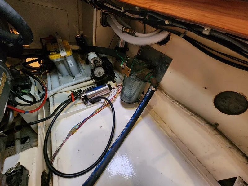 Slide: The Image of Waterline Yachts Inc 55 2003 - 5902464