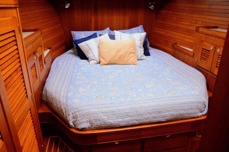 Slide: The Image of Waterline Yachts Inc 55 2003 - 5902441