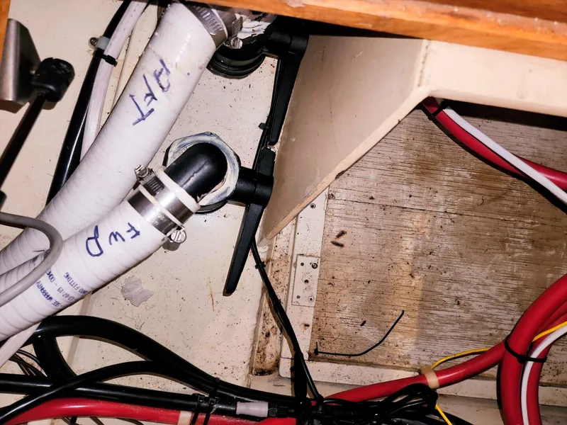 Slide: The Image of Waterline Yachts Inc 55 2003 - 5902468