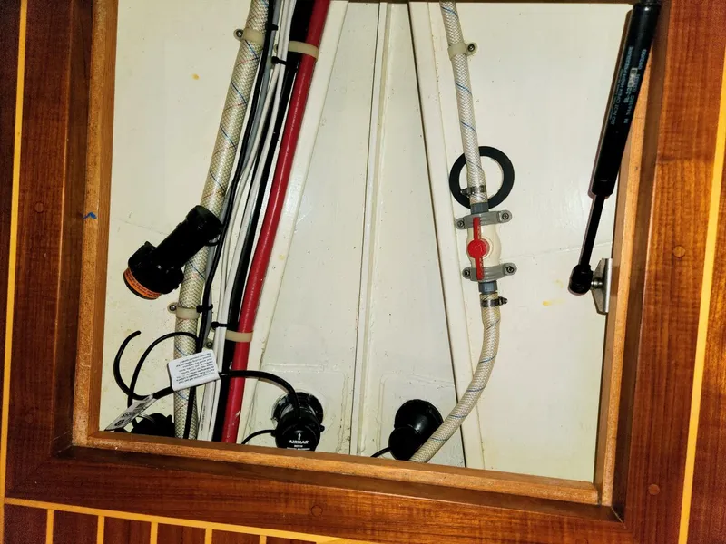 Slide: The Image of Waterline Yachts Inc 55 2003 - 5902473