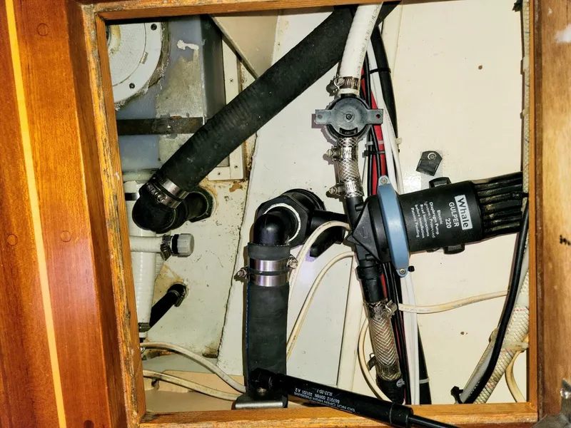 Slide: The Image of Waterline Yachts Inc 55 2003 - 5902469