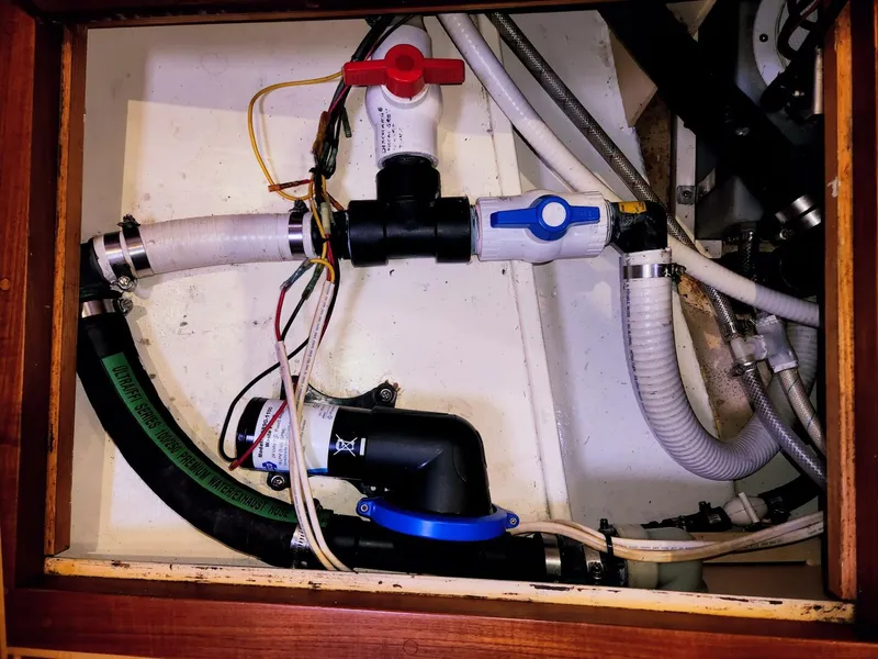 Slide: The Image of Waterline Yachts Inc 55 2003 - 5902470