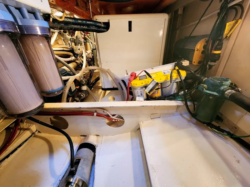 Slide: The Image of Waterline Yachts Inc 55 2003 - 5902476